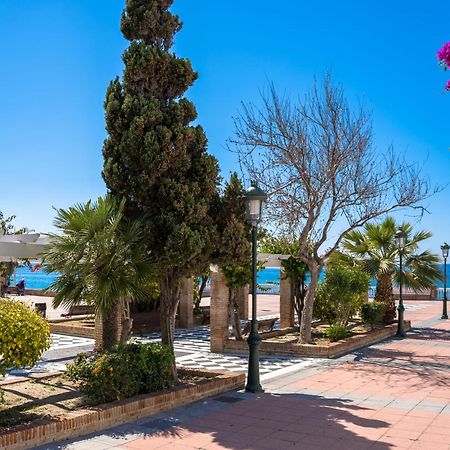 Torrecilla Sirena Beach Nerja Buitenkant foto