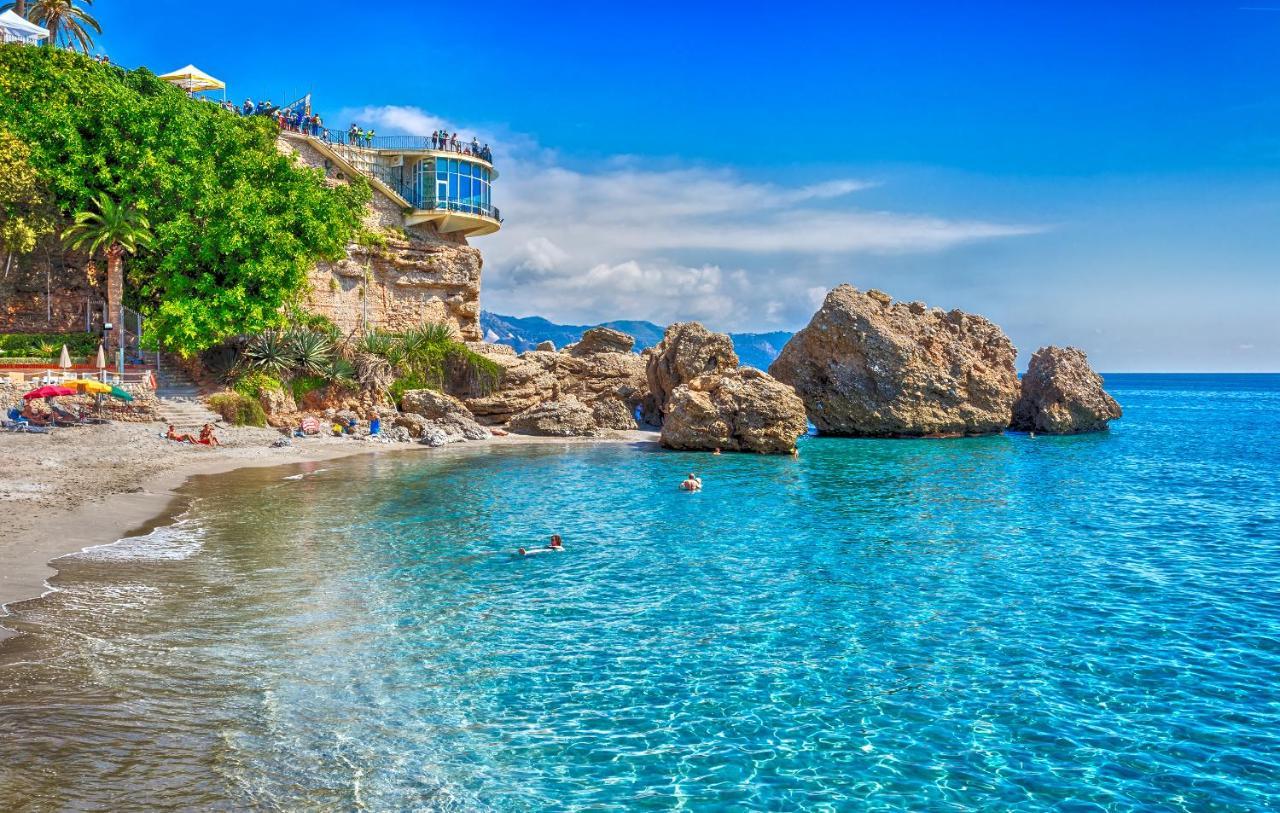 Torrecilla Sirena Beach Nerja Buitenkant foto